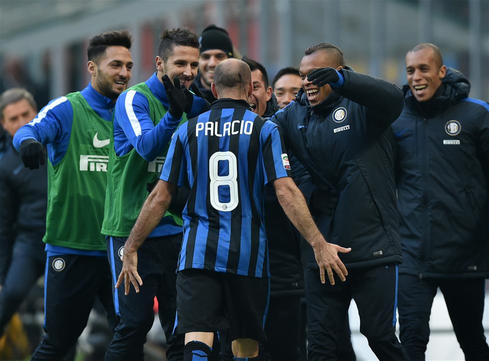 阿纳别科夫对阵奥林匹亚科斯数据：单场8扑救，多次扑出必进球