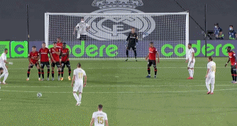 阿尔瓦雷斯连续5场西甲0球0助，近9场联赛仅打入1球